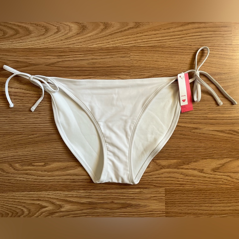 (NEVER WORN) Solid White, String Bikini Bottoms